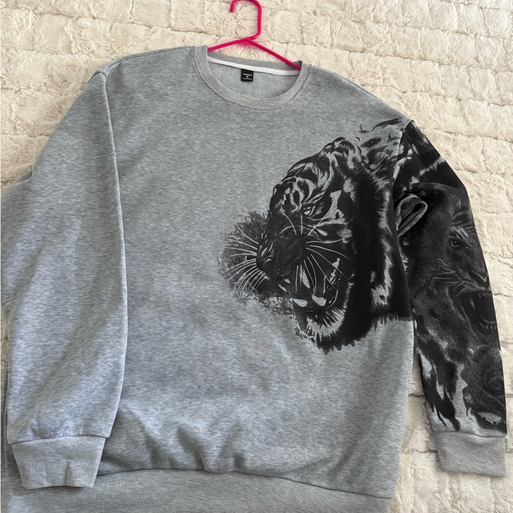 Gray Tiger Print Men's Sweater